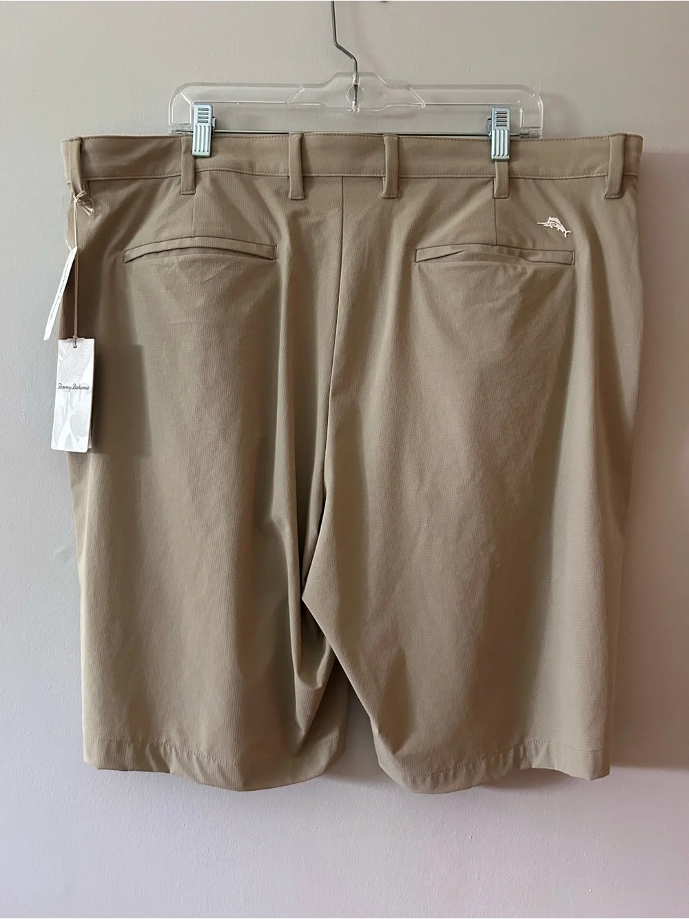 Tommy Bahama Chip Shot 10 Inch Short IslandZone UPF 30 Stone Khaki Size 42 NWT